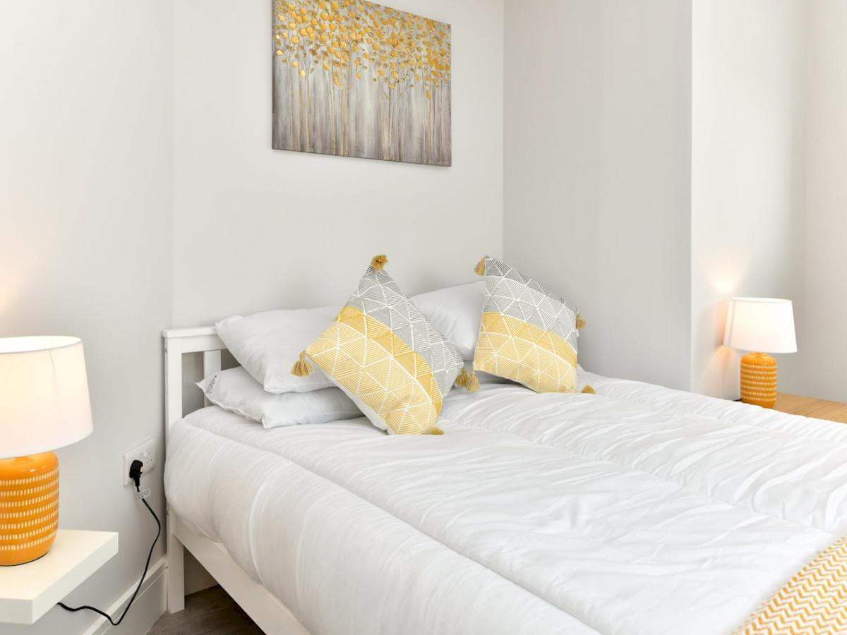 Pass The Keys Newly Refurbished Modern Bungalow - Pets Welcome Villa Swansea Dış mekan fotoğraf