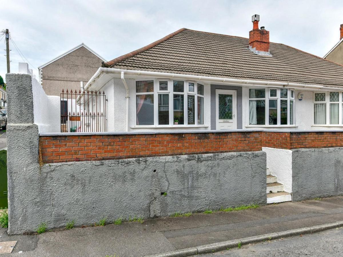 Pass The Keys Newly Refurbished Modern Bungalow - Pets Welcome Villa Swansea Dış mekan fotoğraf